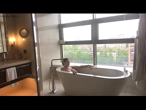 ❤️ En fantastisk babe som lidenskapelig rykker av seg fitta på badet ❌ Porno vk hos oss ❌️❤